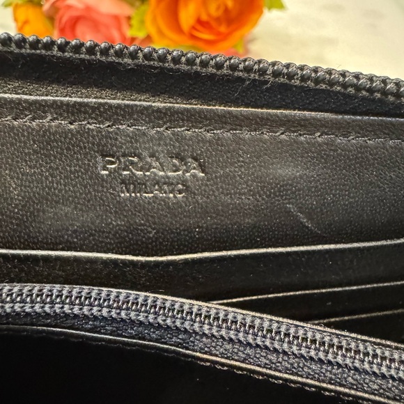 Authentic Prada zippy wallet - Picture 7 of 11